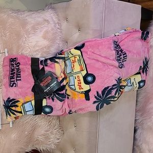Netfilx Stranger Things plush throw